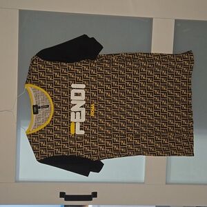 Fendi t shirt